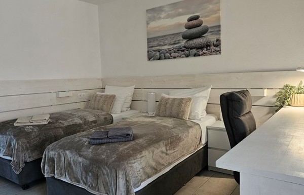 EG-Schlafzimmer-mitte-beige