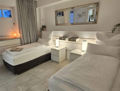 Schlafzimmer 1 im EG