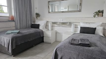 EG-Schlafzimmer-nord-grau-1-scaled